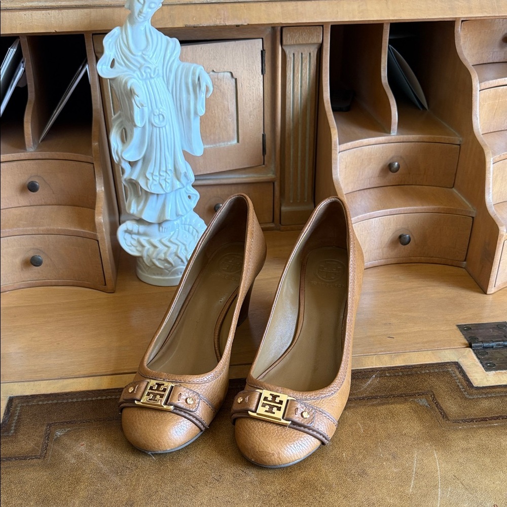 Tory Burch Brown Leather Logo Heels